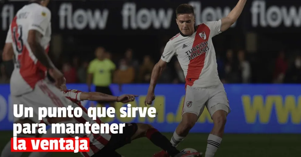River consiguió un empate frente a Estudiantes y sigue en lo más alto de la tabla