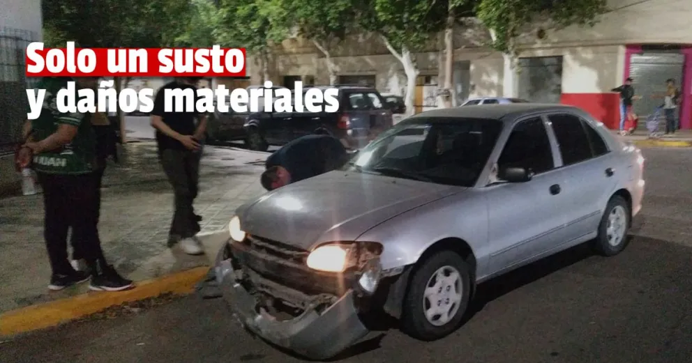 Un auto y una camioneta colisionaron en un peligroso cruce de Capital